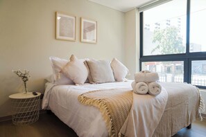 2 bedrooms, iron/ironing board, free WiFi, bed sheets - Stylish 2BR in Santiago with Balcony 5 guests (Santiago)
