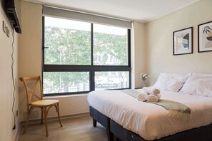 2 bedrooms, iron/ironing board, free WiFi, bed sheets - Bright 2D2BR Santiago Apartment Near Attractions (Santiago)
