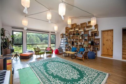 Charming Vardeni Guest House with Garden & Terrace