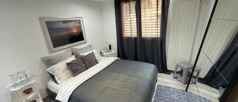 1 habitación, tabla de planchar con plancha, wifi y ropa de cama