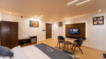 Kamar Double Superior, pemandangan bukit | Meja kerja, ruang kerja ramah laptop, dan Wi-Fi gratis