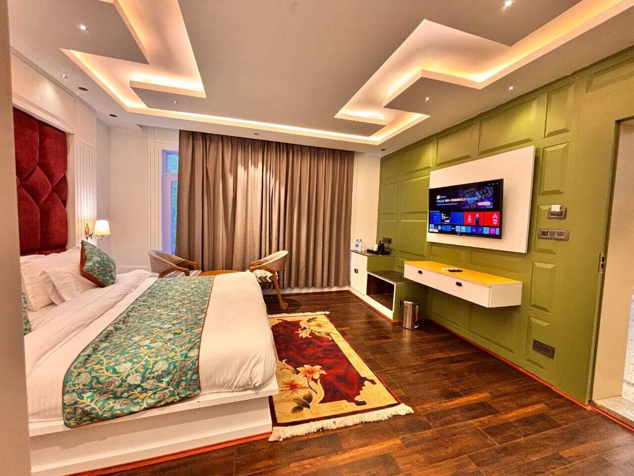 高级双人房, 山景 | 办公桌、笔记本电脑工作区、免费 WiFi