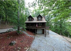 Exterior - Incredible Mountain Cabin for a Memorable Family Getaway in Nature near Blairsville, Georgia (Blairsville)