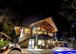 Exterior - EDEN Tropical Luxury Villa - Large families, Retreats, Gym, Yoga Shala, Golf Net (Sámara)