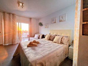 1 bedroom, in-room safe, iron/ironing board, WiFi - Wonderful studio with sea view and community pool (Costa Adeje)
