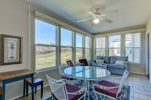 Interior - Perfect 3 Bedroom-3 Bath Condo / Gorgeous Views / Heart of Branson/ Affordable (Branson)