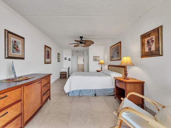 Condo, 1 Queen Bed with Sofa bed (Kona Pacific E734: Penthouse Corner, ) | 1 bedroom, free WiFi - Kona Pacific E734: Penthouse Corner, Ocean Views (Kailua-Kona)