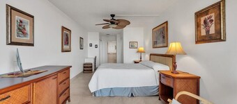 Kona Pacific E734: Penthouse Corner, Ocean Views
