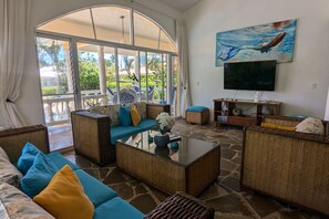 TV - Villa Dawn, Bahia de Arena (Cabarete)