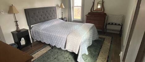 3 slaapkamers, een strijkplank/strijkijzer, wifi, beddengoed