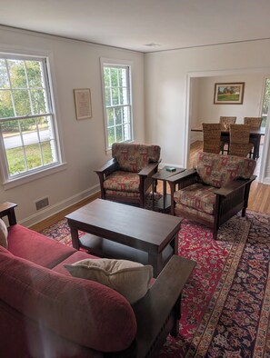 TV - 1050 Feet to the Augusta Country Club (Augusta)