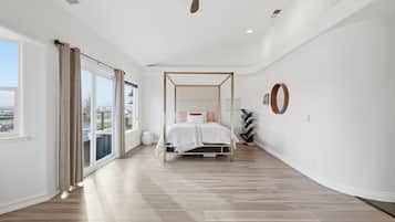 4 bedrooms, iron/ironing board, WiFi, bed sheets