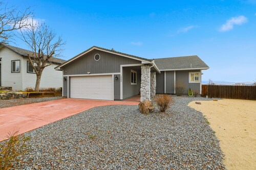 Hilltop Luxury Retreat in Reno with City and Mountain Views