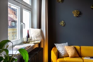 TV - Eclectic 2-bed apartament (Kraków)