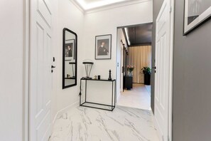 Interior - Eclectic 2-bed apartament (Kraków)