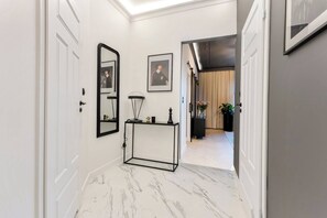 Interior - Eclectic 2-bed apartament (Kraków)