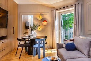 TV - Apartament Contempo. (Kraków)