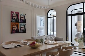 Dining - Sandstone 2-Bed Apartment in the Heart of Kraków (Kraków)