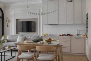 Living area - Sandstone 2-Bed Apartment in the Heart of Kraków (Kraków)