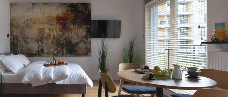 1 slaapkamer, een strijkplank/strijkijzer, gratis wifi, beddengoed