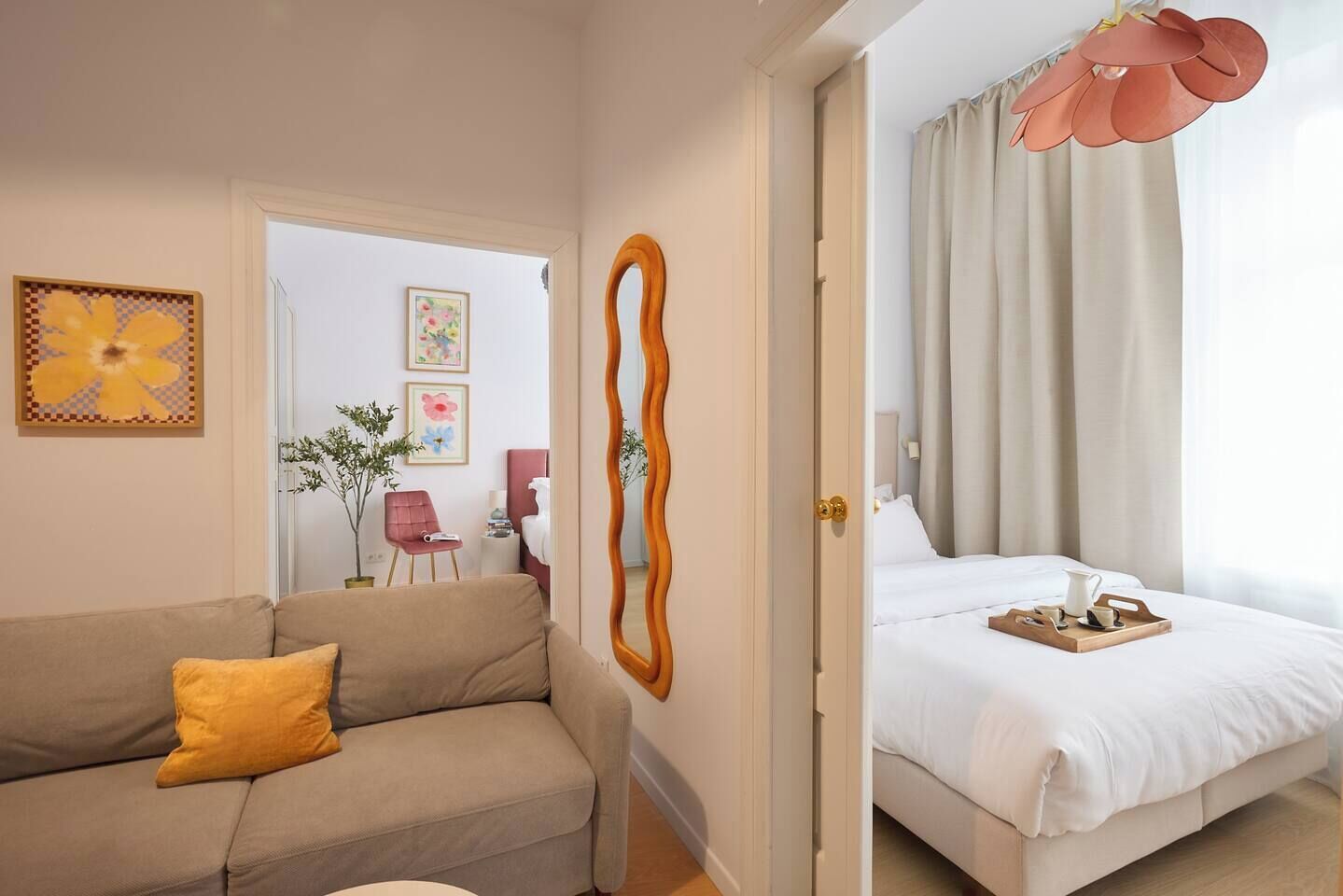 2 bedrooms, desk, iron/ironing board, bed sheets