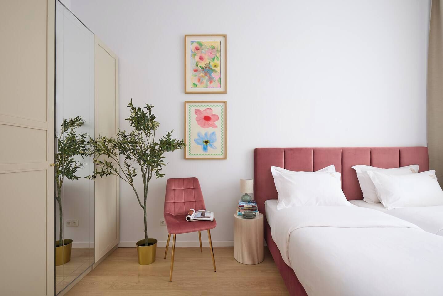 2 bedrooms, desk, iron/ironing board