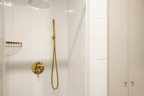 Hair dryer, towels - Polka Apartment 2-bed (Kraków)