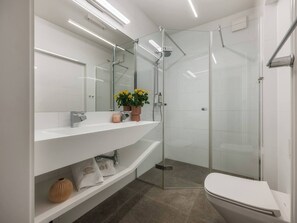 Towels - 2-bedroom classy apartment near Planty Park (Kraków)
