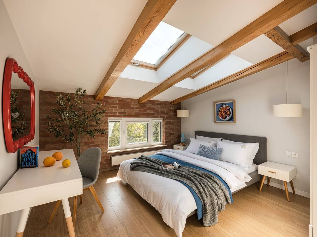2 habitaciones, escritorio, tabla de planchar con plancha y wifi gratis 