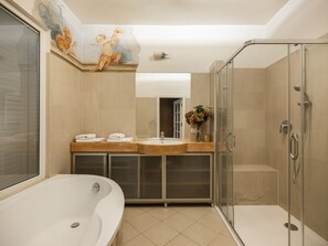 Towels - Main Square spacious 1-bed with bathtub (Kraków)