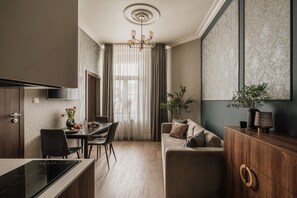 Interior - White Lotus - 2-bedroom, living room (Kraków)