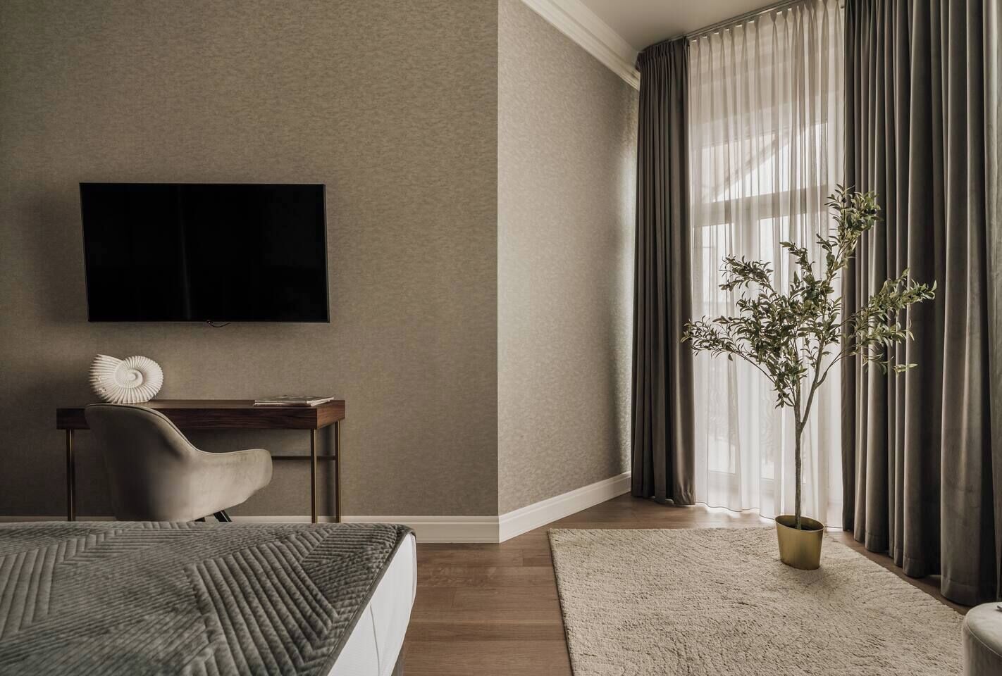 2 habitaciones, escritorio, tabla de planchar con plancha y wifi gratis 