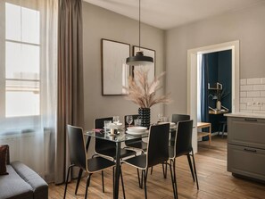 Dining - 2-bedroom Boho apartment in the heart of Kazimierz (Kraków)