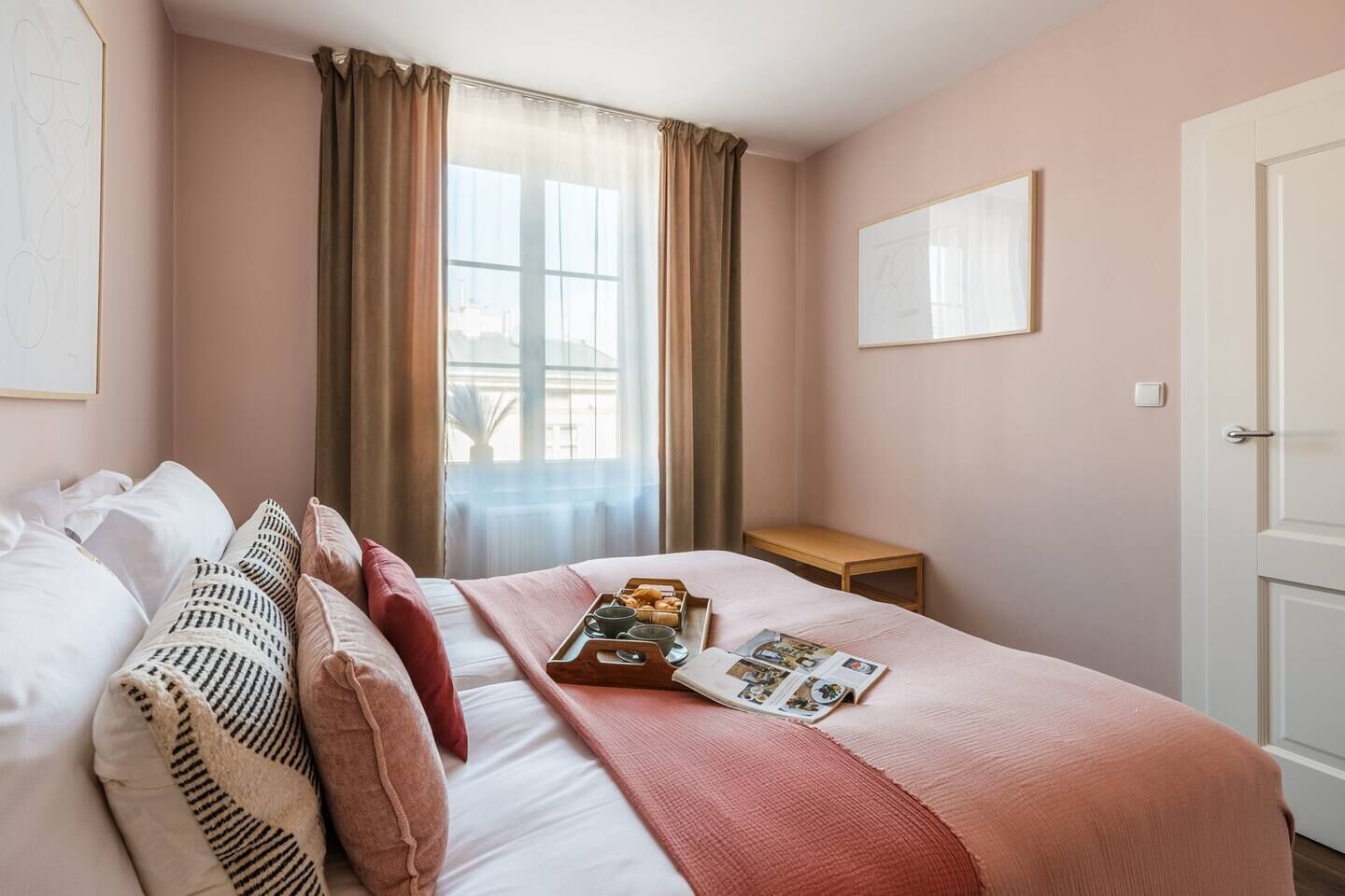 2 bedrooms, desk, iron/ironing board, free WiFi