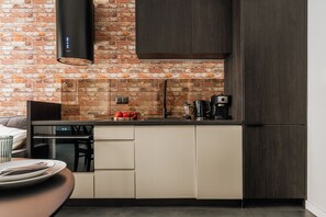 Fridge, microwave, oven, dishwasher - Skawińska 2-bed apartment on the ground floor (Kraków)