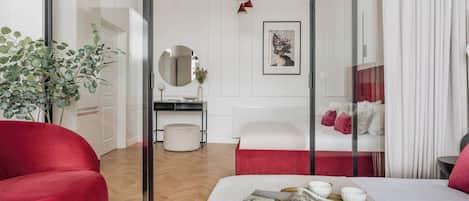 3 bedrooms, desk, iron/ironing board, free WiFi