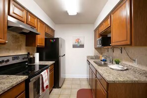 Private kitchen - Paradise Retreat A near Domain (Austin)