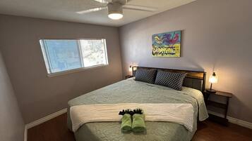 4 bedrooms, desk, iron/ironing board, free WiFi