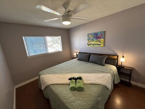 4 bedrooms, desk, iron/ironing board, free WiFi