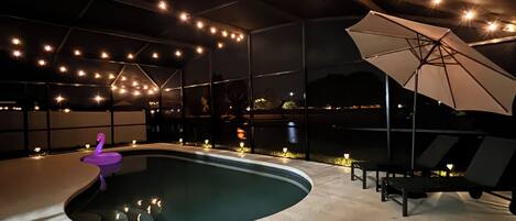 Alberca al aire libre y alberca climatizada