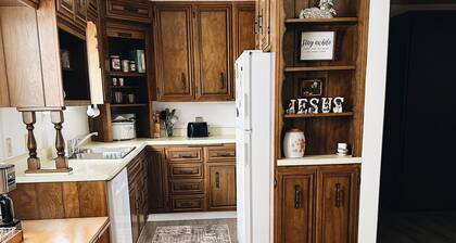 Cozy 2-bedroom house in adorable Hulett, near the Blackhills and Devils Tower.