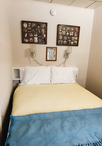 Cozy 2-bedroom house in adorable Hulett, near the Blackhills and Devils Tower.