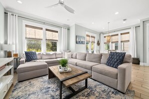 Smart TV - Spacious Townhome | Golf Cart + Bikes Included! (Inlet Beach)