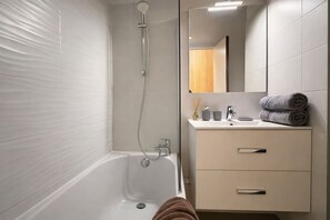 Bathroom - Marina - Vue Panoramique Mer & Port - 4 personnes (Villeneuve-Loubet)