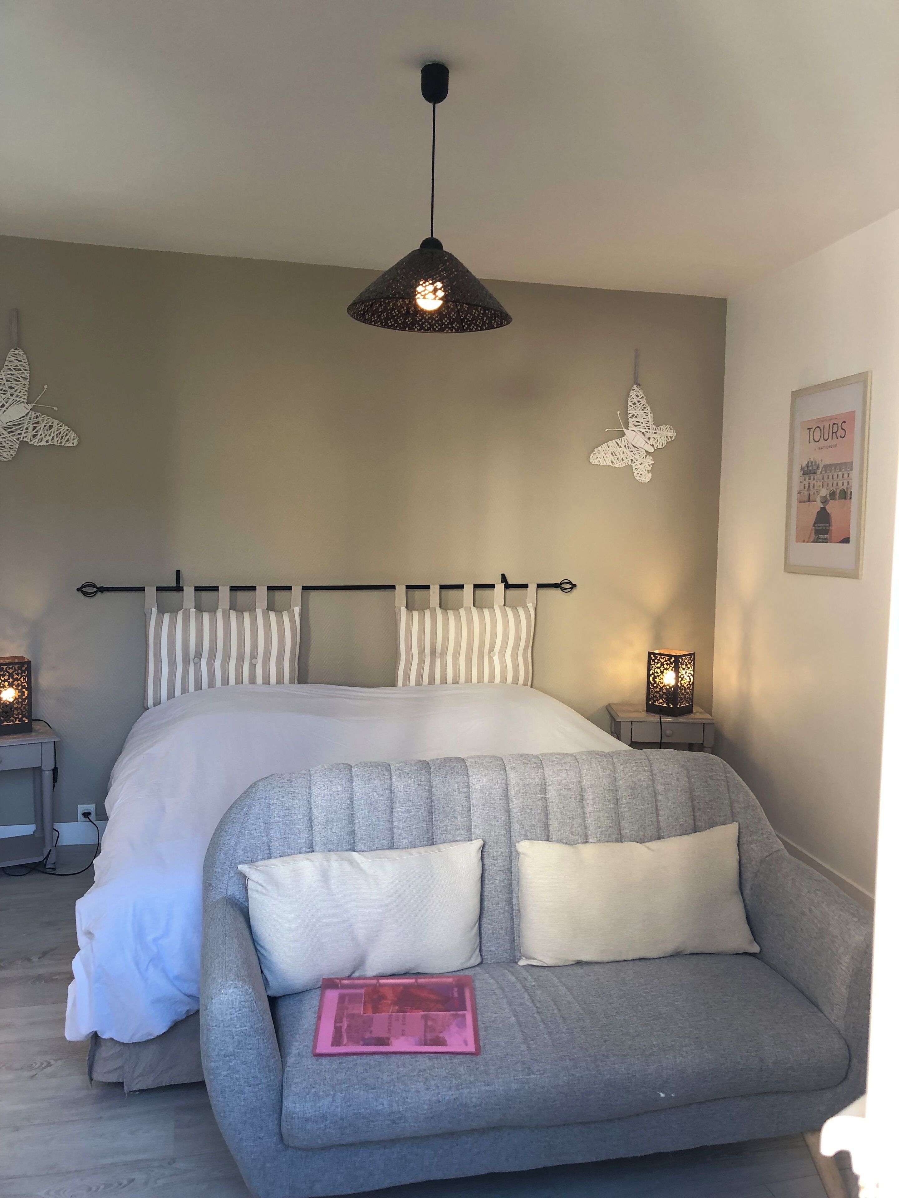 1 dormitorio, tabla de planchar con plancha, wifi y ropa de cama