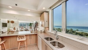 Interior - Perfect Beach View 2 Bedroom Condo (Longboat Key)