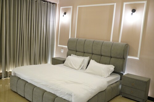 Lovely 1-bedroom apartment with AC in peaceful Islamabad international airport