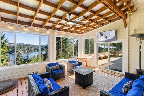 Lakeside Private Compound-Pool+Dock+15 Guests