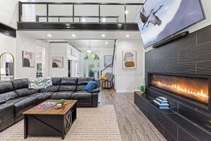 Unclassified image, 4 of 88, button