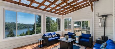 Télévision, cheminée